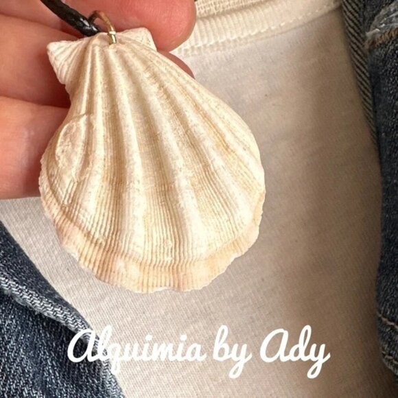 Alquimia Gold and Silver Shell Necklace - Picture 3 of 4